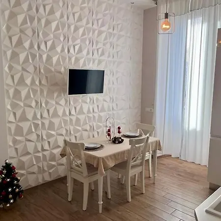 Casa Frugalis - Elegant House Near The City Center